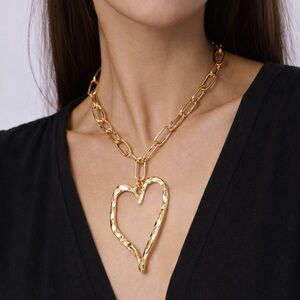 Chunky Gold Open Heart Statement Necklace – Hammered Finish